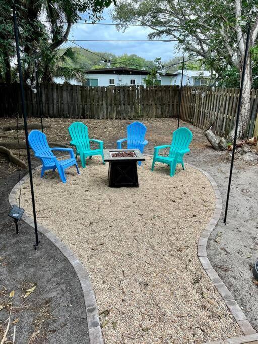 Beach Bungalow In Downtown Cocoa Beach Villa Buitenkant foto