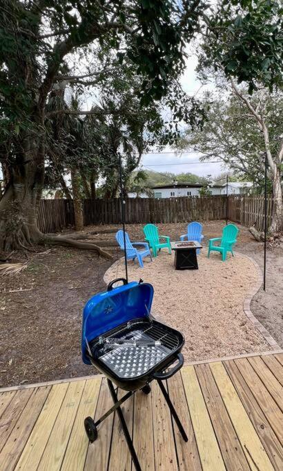 Beach Bungalow In Downtown Cocoa Beach Villa Buitenkant foto