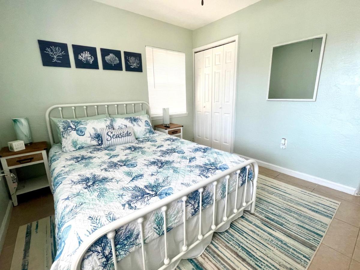 Beach Bungalow In Downtown Cocoa Beach Villa Buitenkant foto