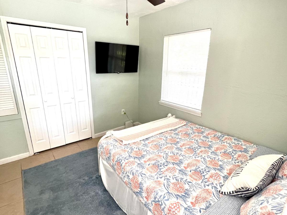 Beach Bungalow In Downtown Cocoa Beach Villa Buitenkant foto